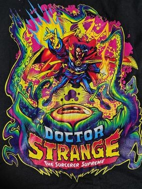 MARVEL Black and White Logo Tee- 2XL 😎🔥